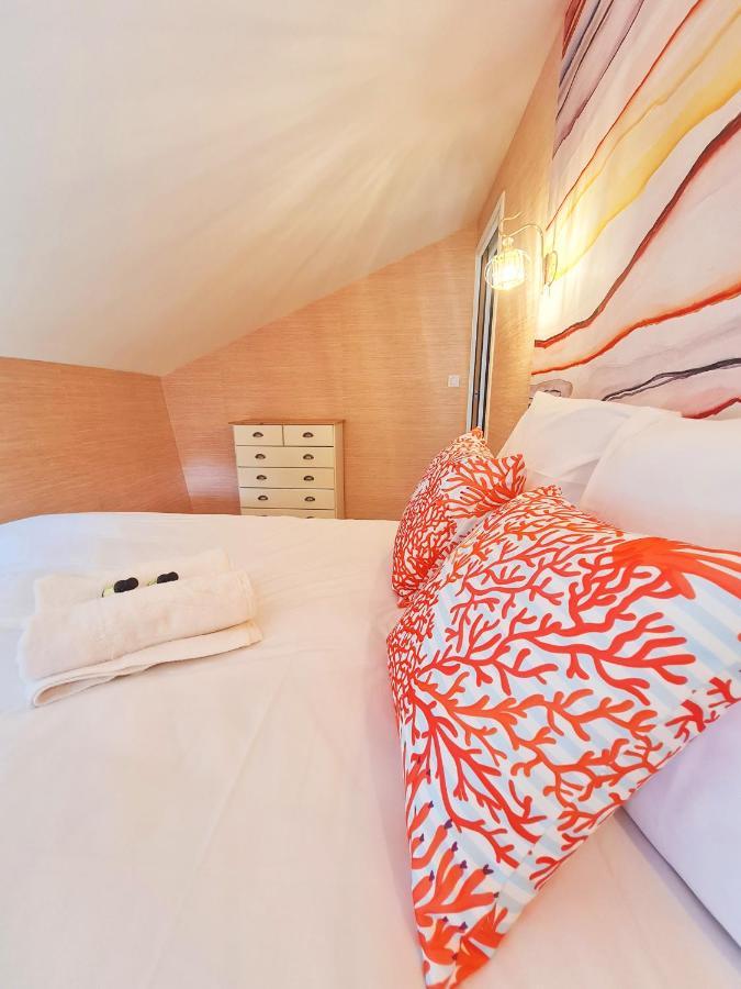 Cabanes Du Domaine Des Fees Dole Ngoại thất bức ảnh